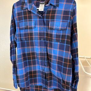 Patagonia organic cotton women’s plaid button up